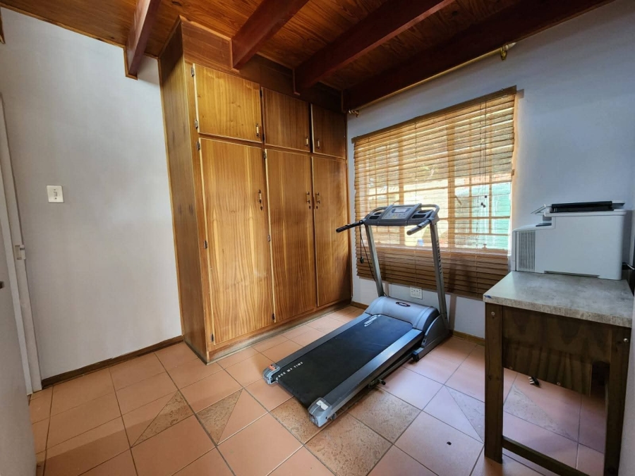 4 Bedroom Property for Sale in Rhodesdene Northern Cape